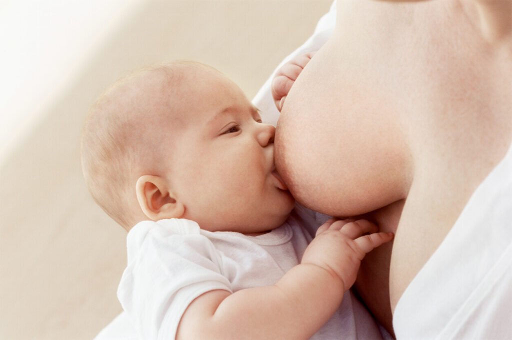 Baby Breastfeading